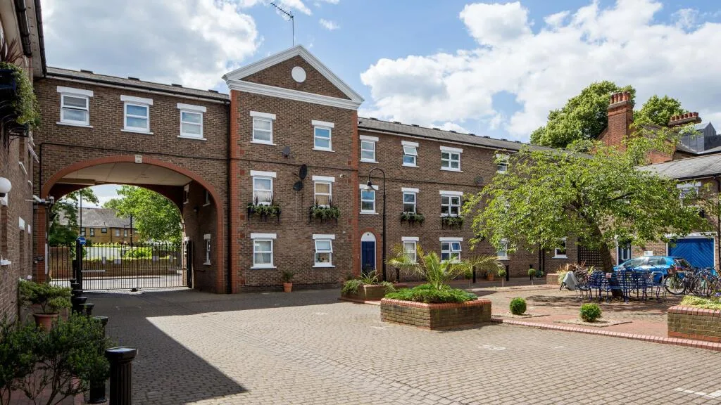 2 bedroom ground floor flat for rent