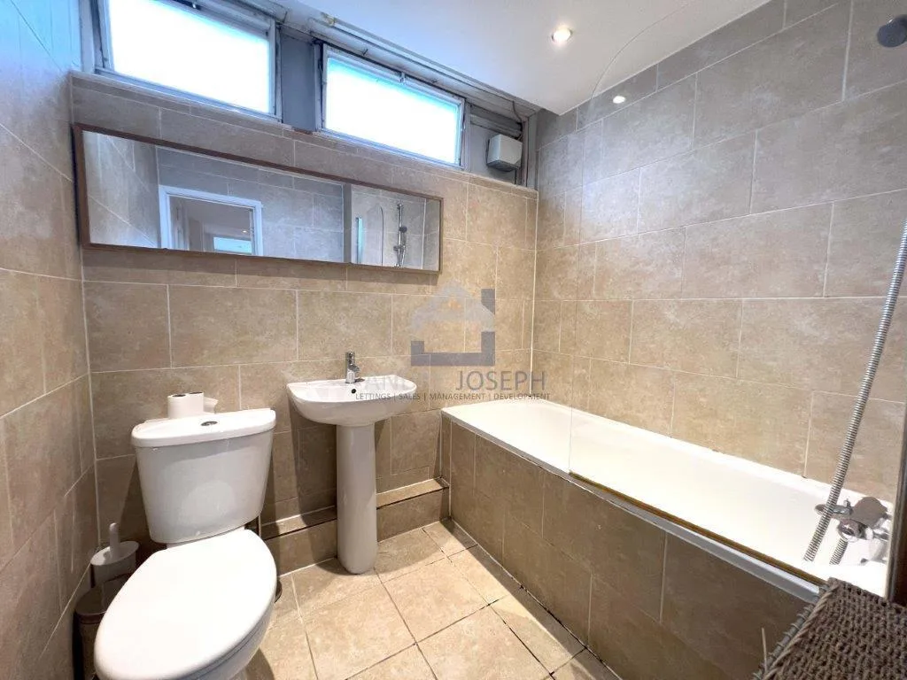 3 bedroom flat for rent