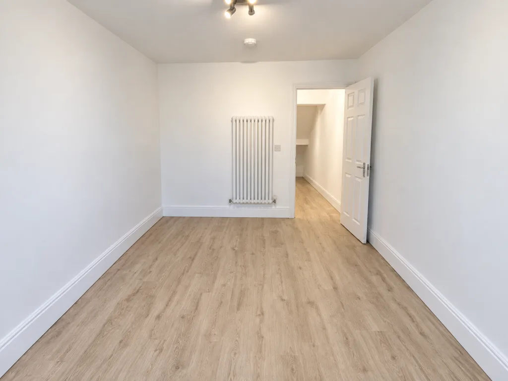4 bedroom maisonette for rent
