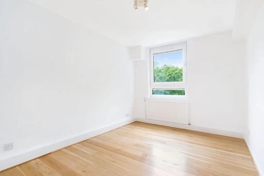 2 bedroom maisonette for rent