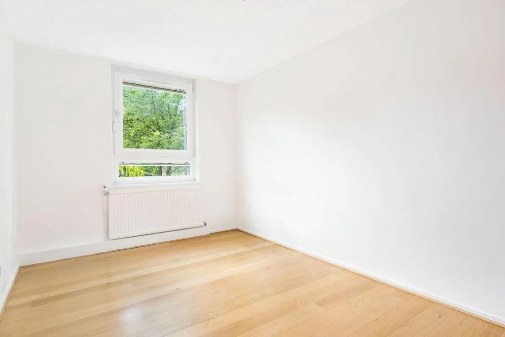 2 bedroom maisonette for rent