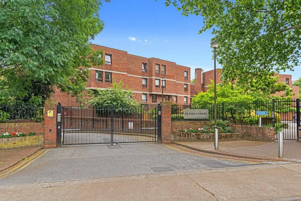 2 bedroom maisonette for rent