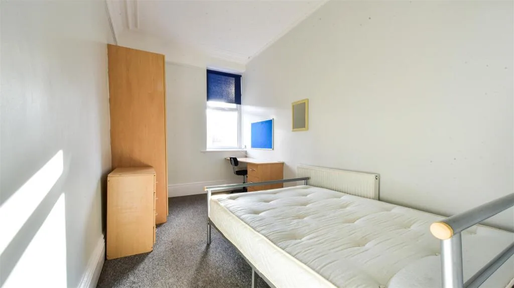 6 bedroom flat for rent