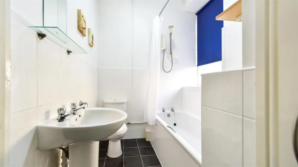 6 bedroom flat for rent
