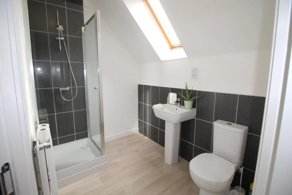 4 bedroom semi-detached house for rent