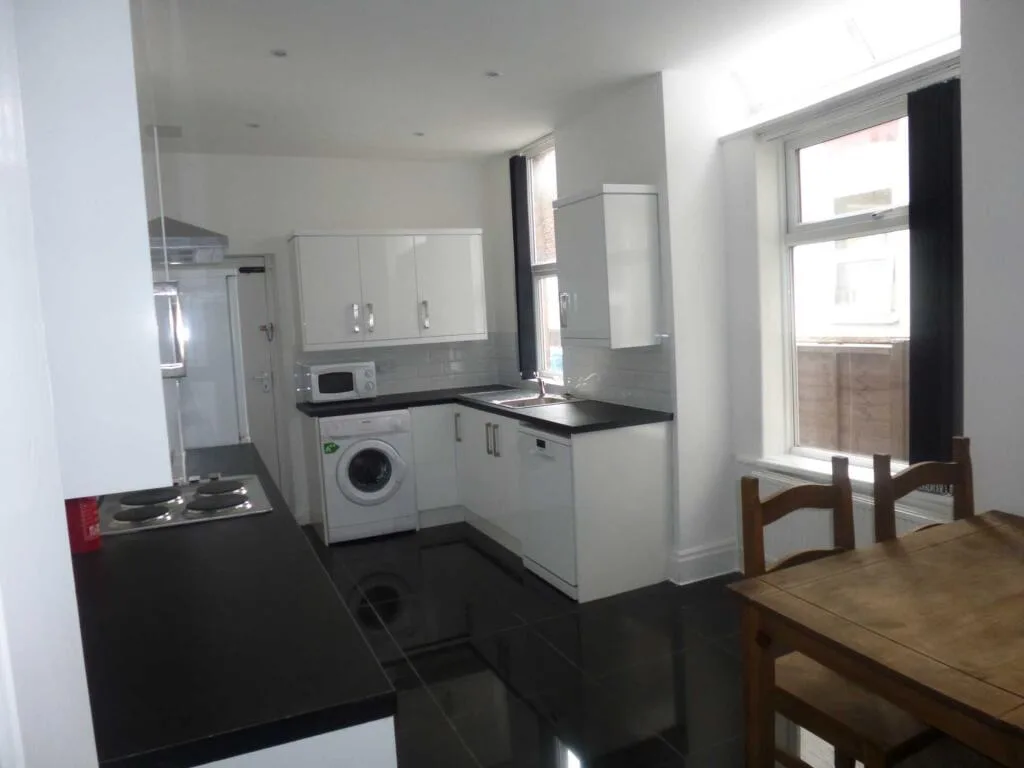 4 bedroom terraced house for rent