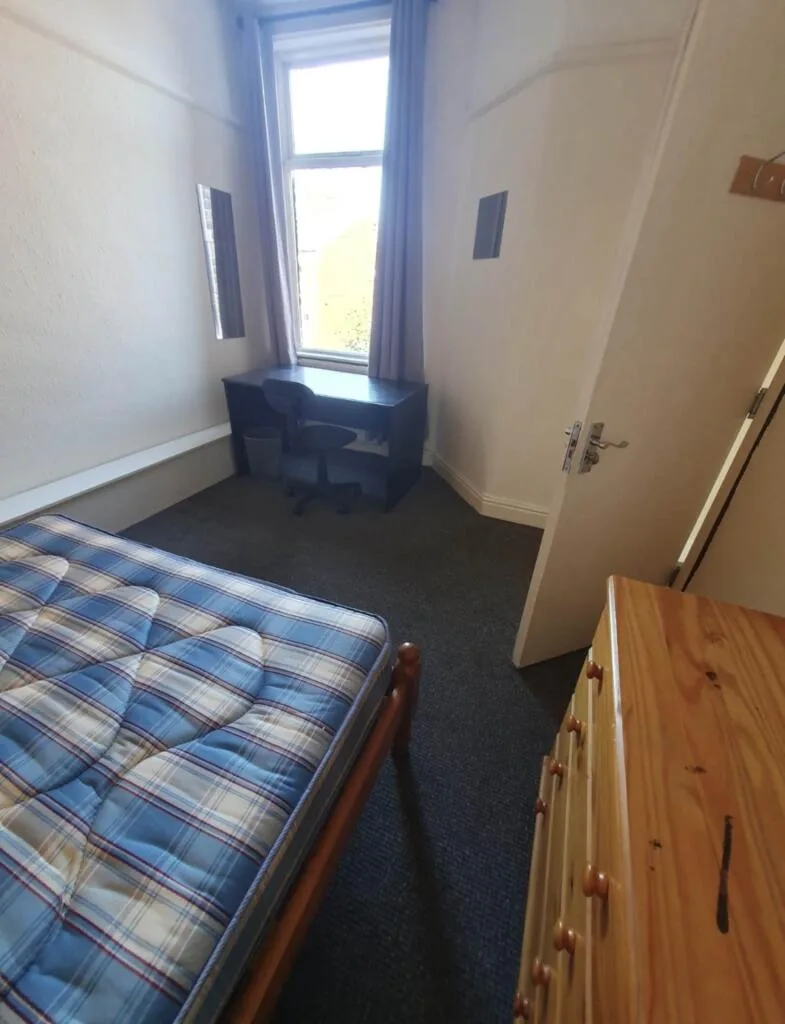 5 bedroom terraced house for rent