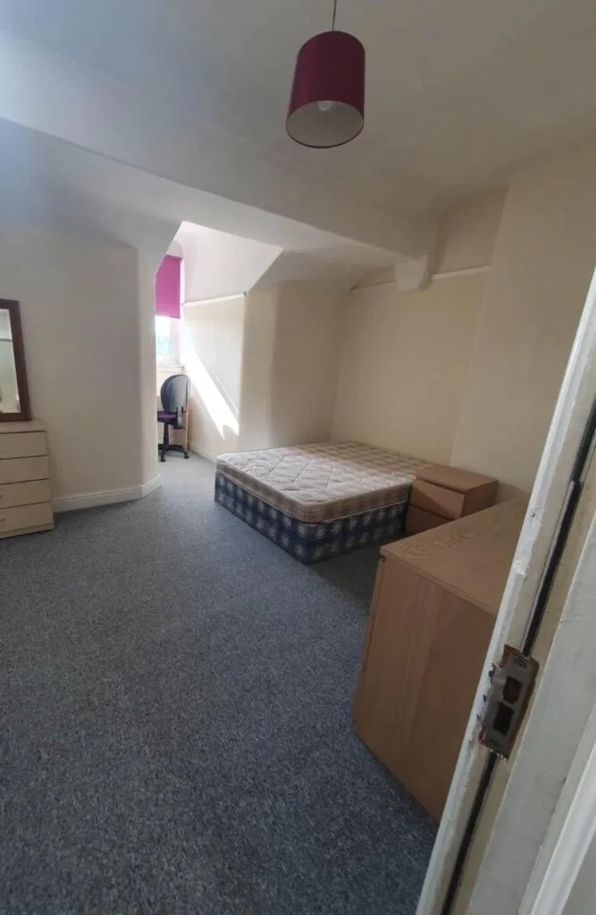 5 bedroom terraced house for rent