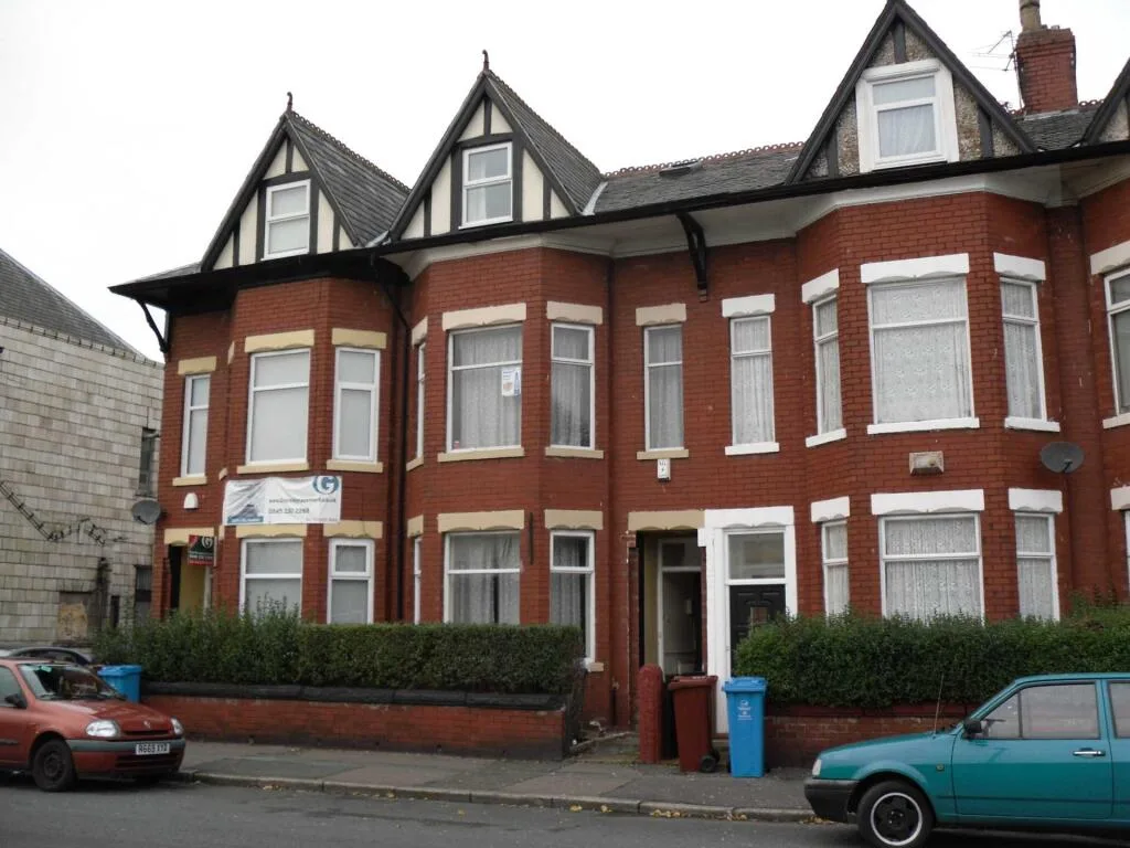 5 bedroom terraced house for rent
