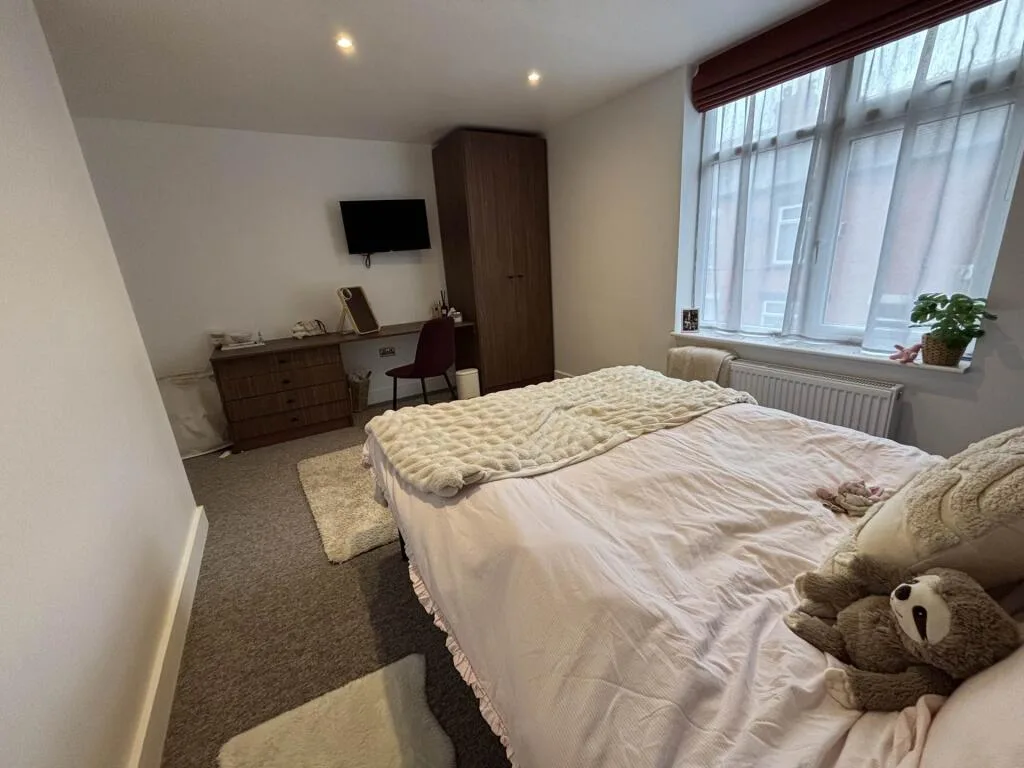 6 bedroom terraced house for rent