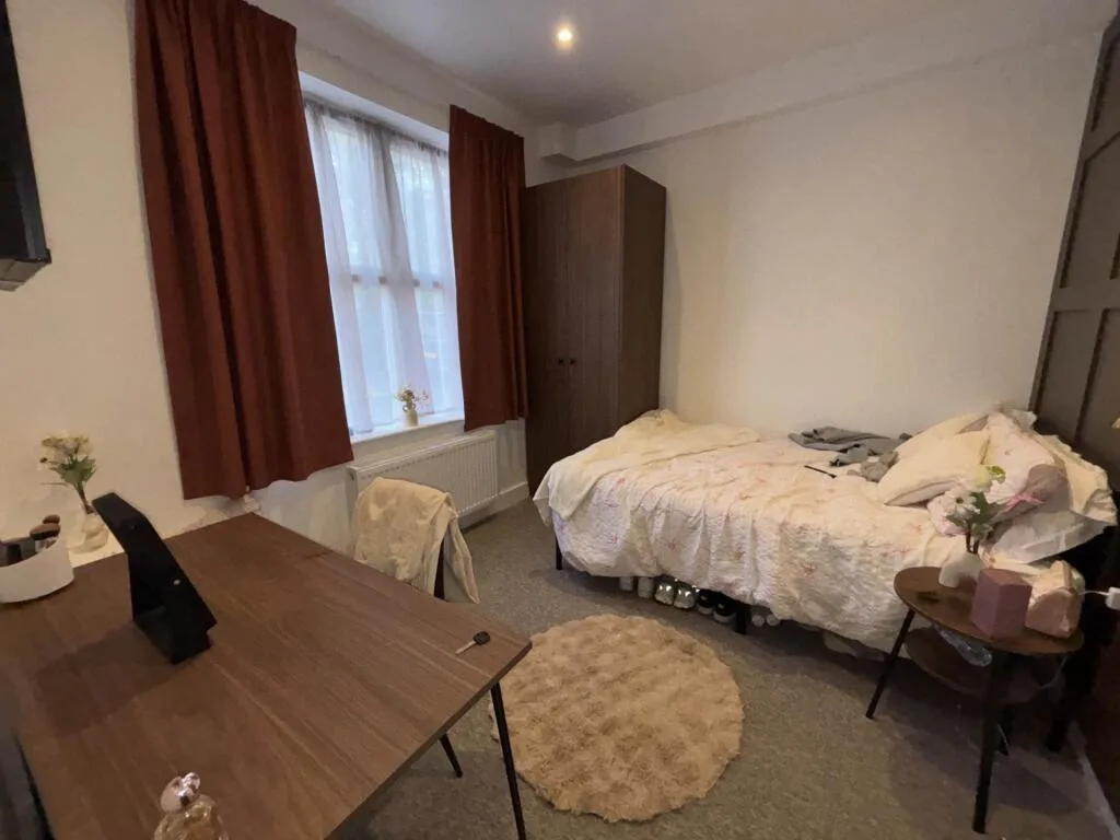 6 bedroom terraced house for rent