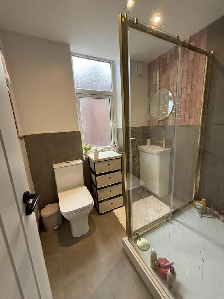 6 bedroom terraced house for rent