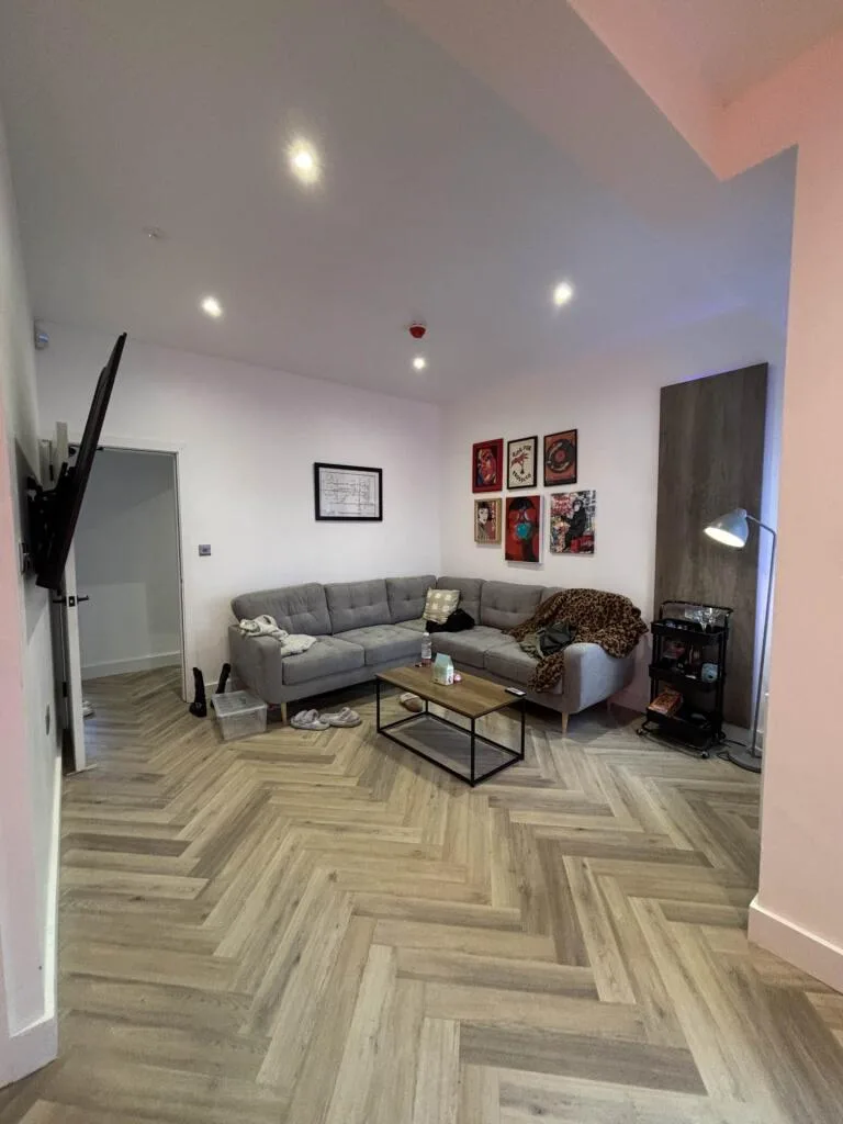 6 bedroom terraced house for rent