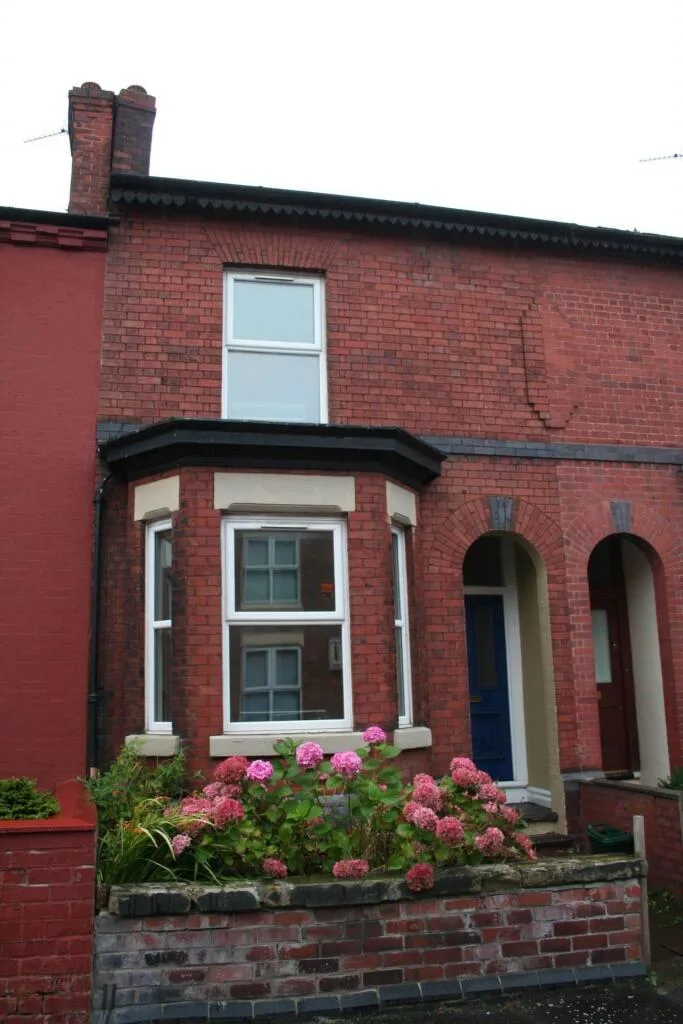 5 bedroom semi-detached house for rent