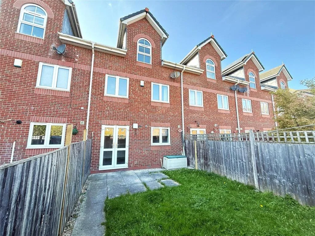 4 bedroom terraced house for rent