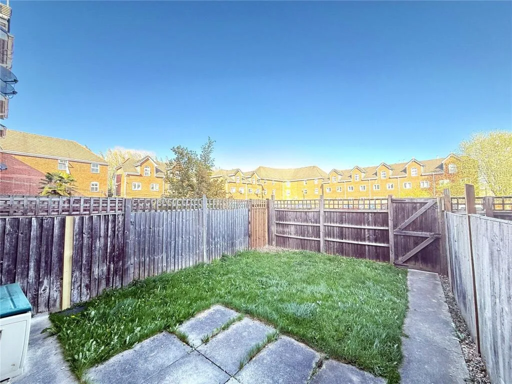 4 bedroom terraced house for rent