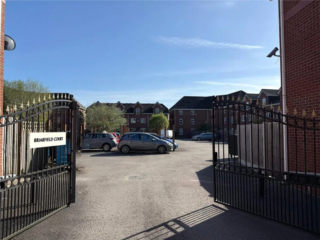 4 bedroom terraced house for rent