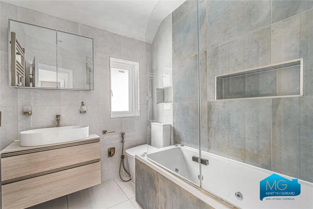 4 bedroom detached house for rent