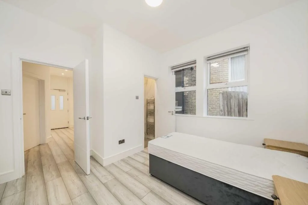 3 bedroom flat for rent