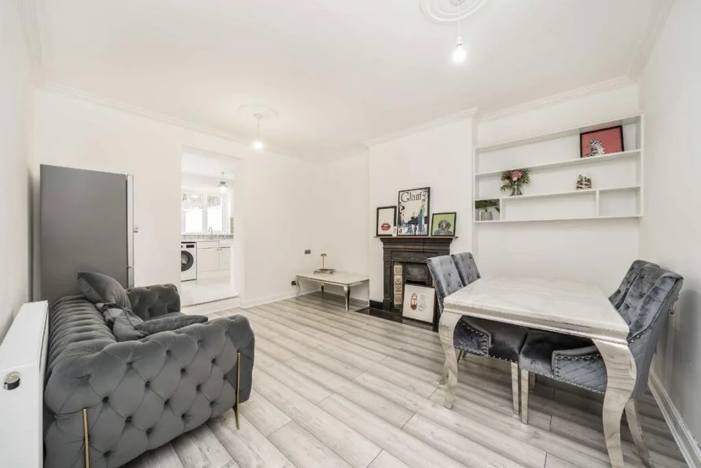 3 bedroom flat for rent