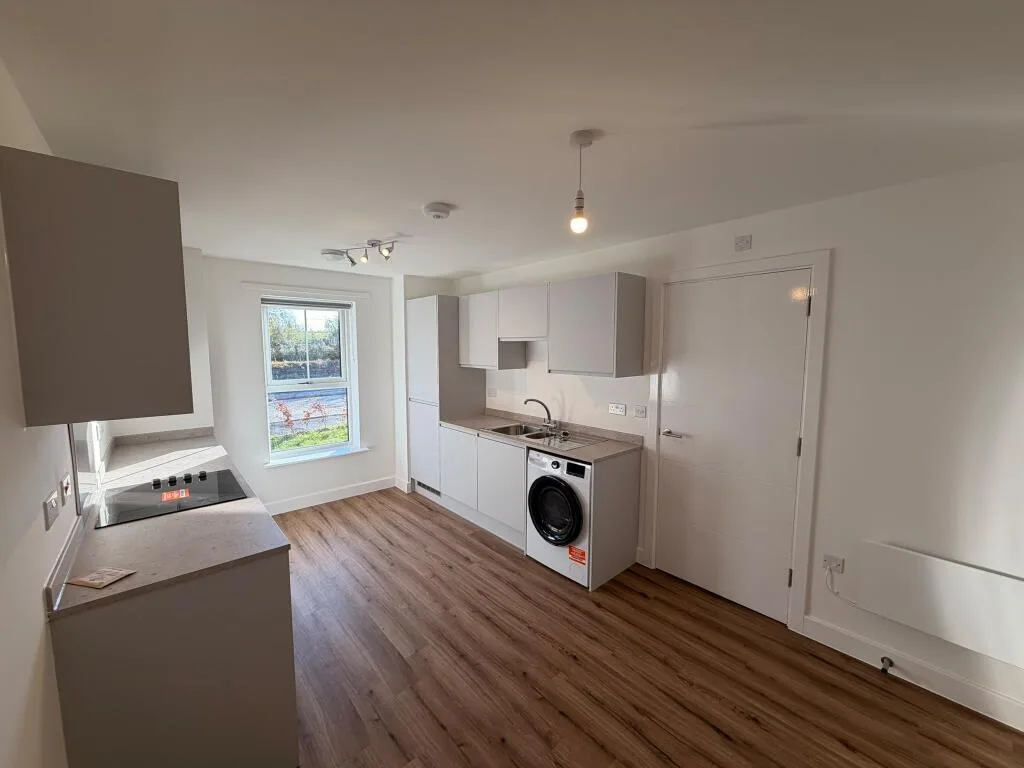 4 bedroom semi-detached house for rent
