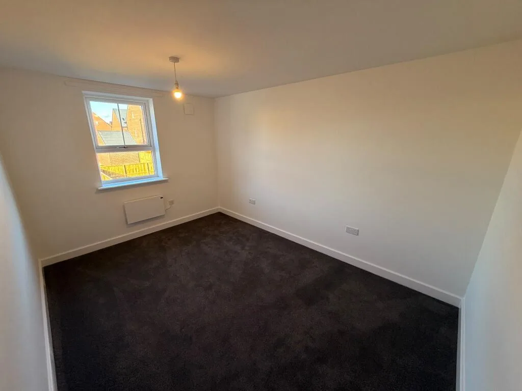4 bedroom semi-detached house for rent