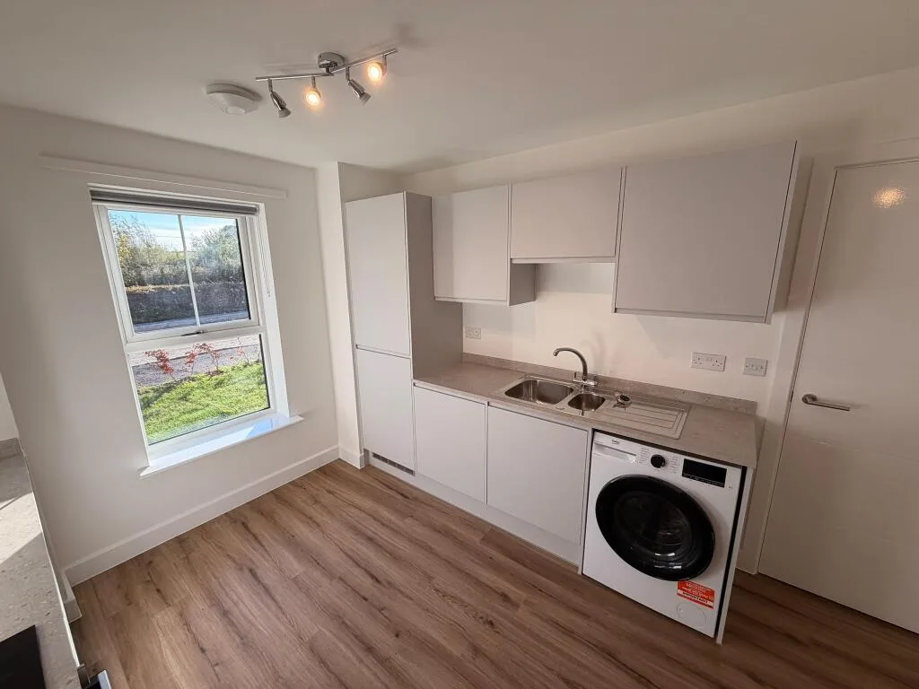 4 bedroom semi-detached house for rent