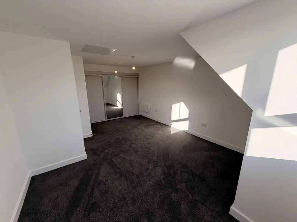 4 bedroom semi-detached house for rent