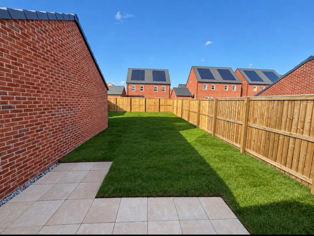 4 bedroom semi-detached house for rent