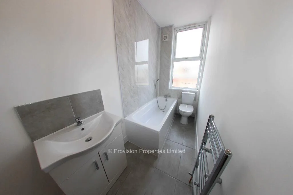 6 bedroom terraced house for rent
