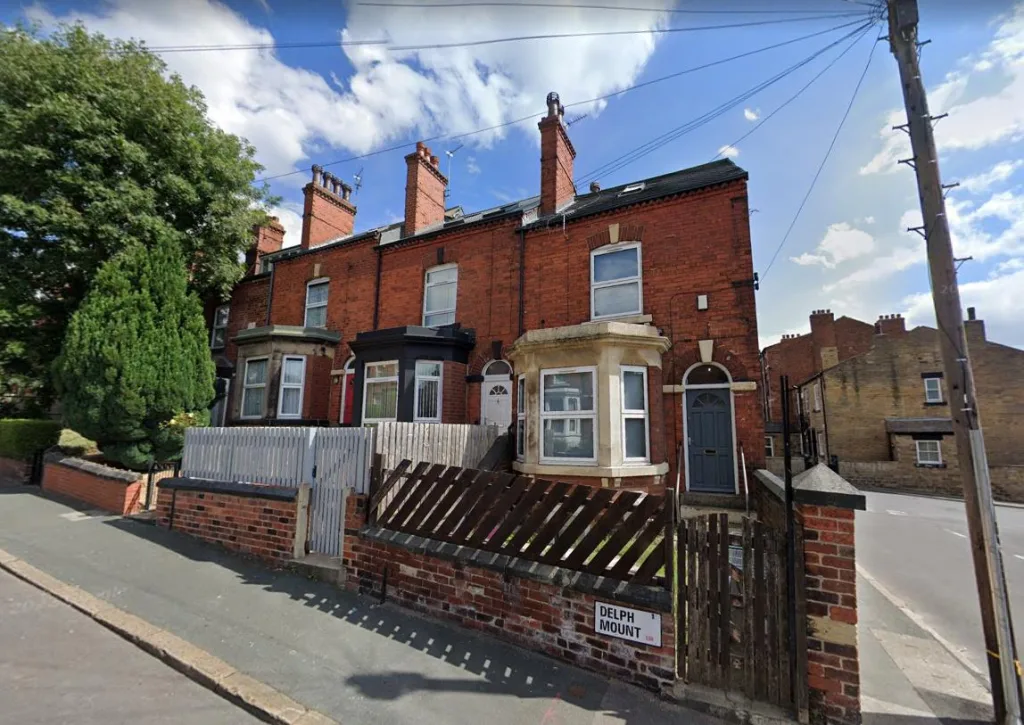 6 bedroom semi-detached house for rent