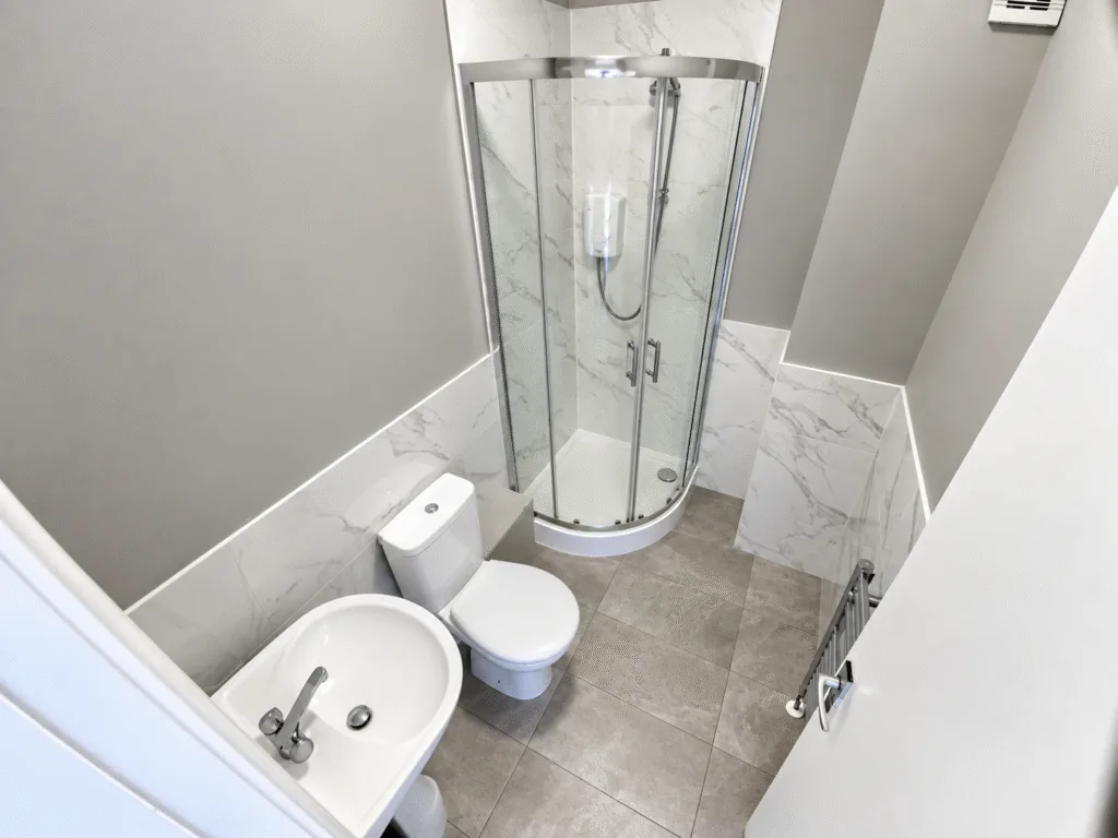 6 bedroom end of terrace house for rent