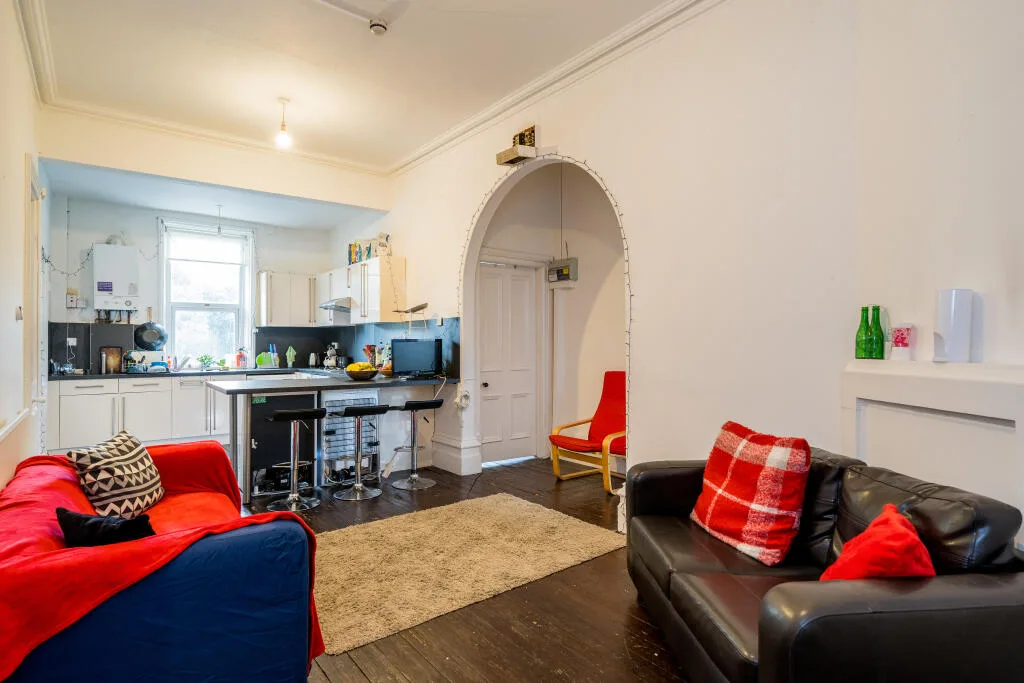 4 bedroom flat for rent