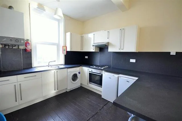 4 bedroom flat for rent