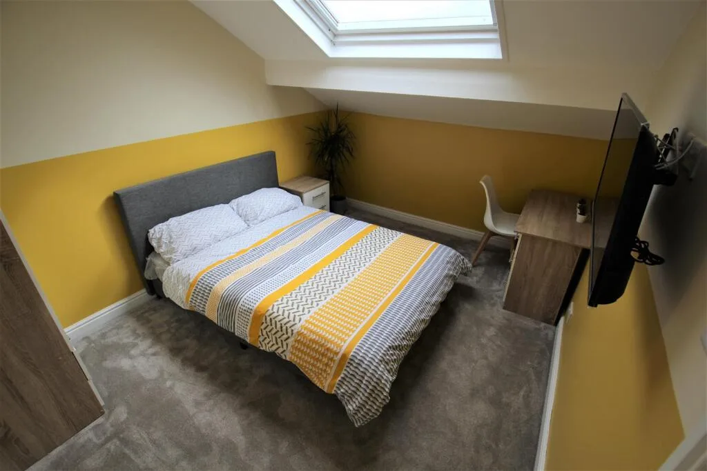 5 bedroom flat for rent