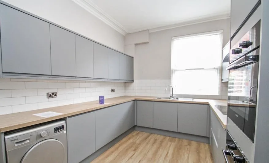 5 bedroom terraced house for rent