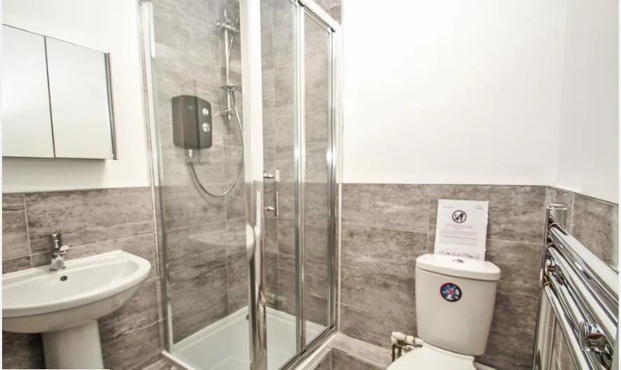 5 bedroom terraced house for rent