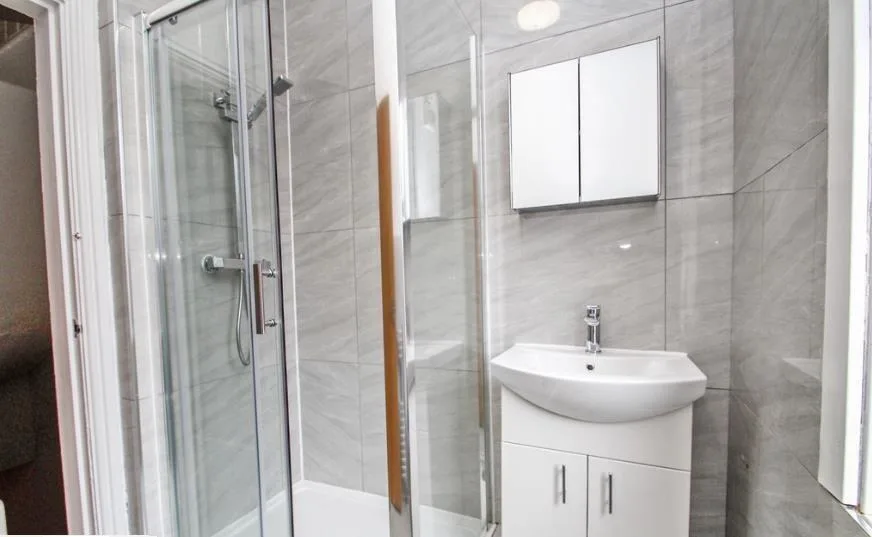 5 bedroom terraced house for rent