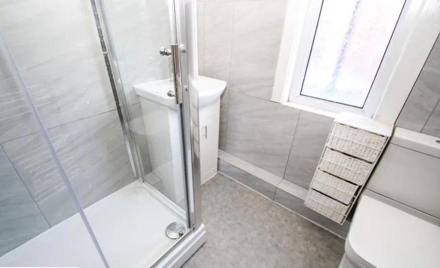 5 bedroom terraced house for rent