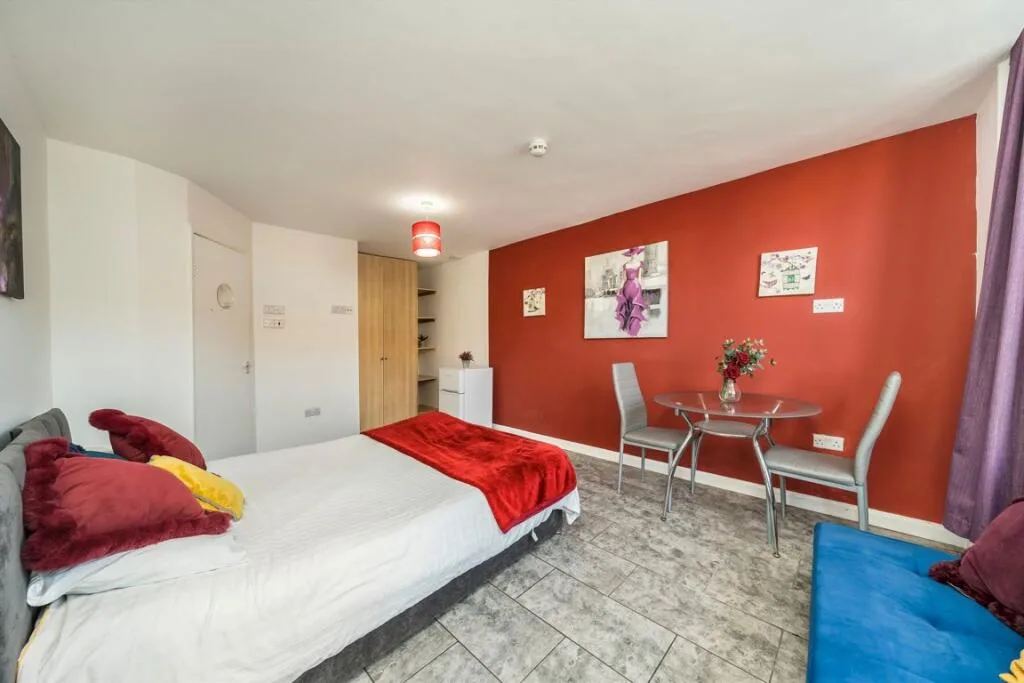Studio flat for rent