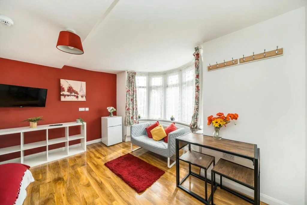 Studio flat for rent