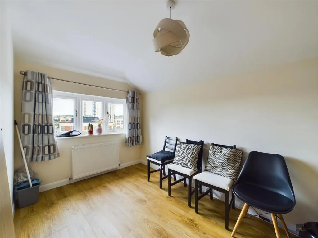 2 bedroom semi-detached house for rent