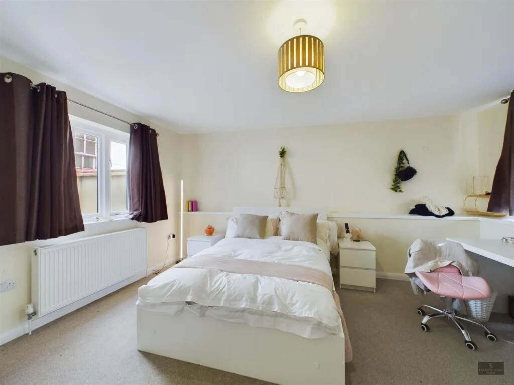 2 bedroom semi-detached house for rent