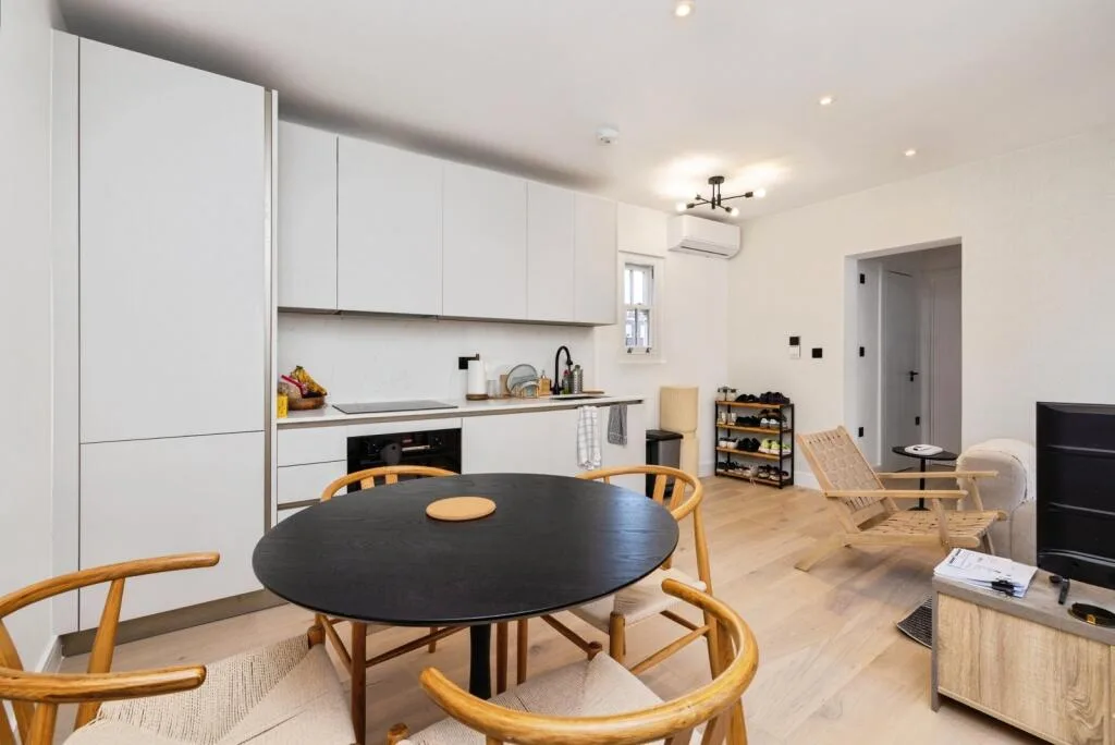 2 bedroom maisonette for rent