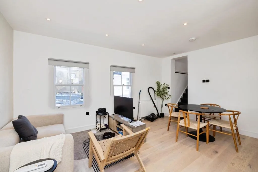 2 bedroom maisonette for rent