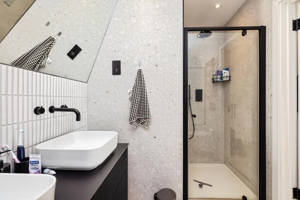 2 bedroom maisonette for rent