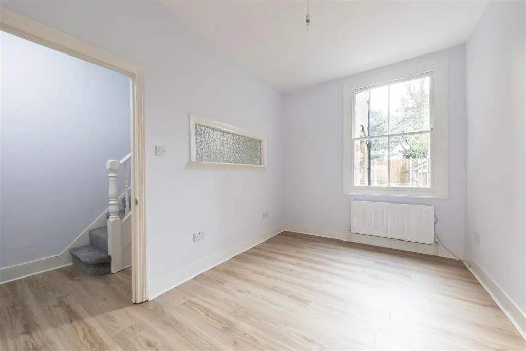 2 bedroom house for rent