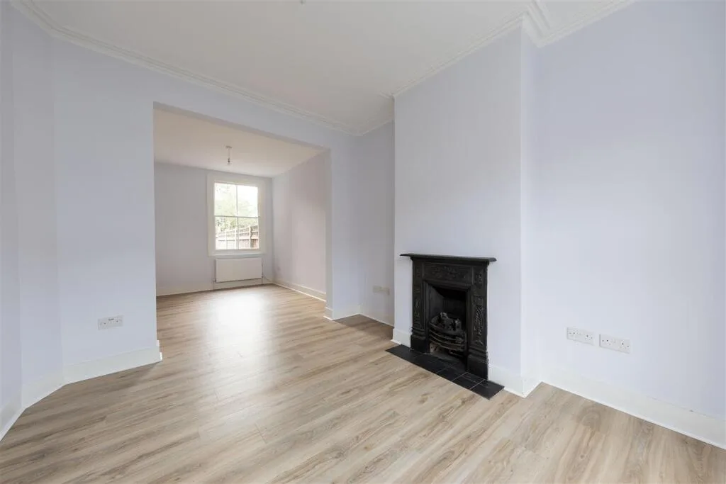 2 bedroom house for rent