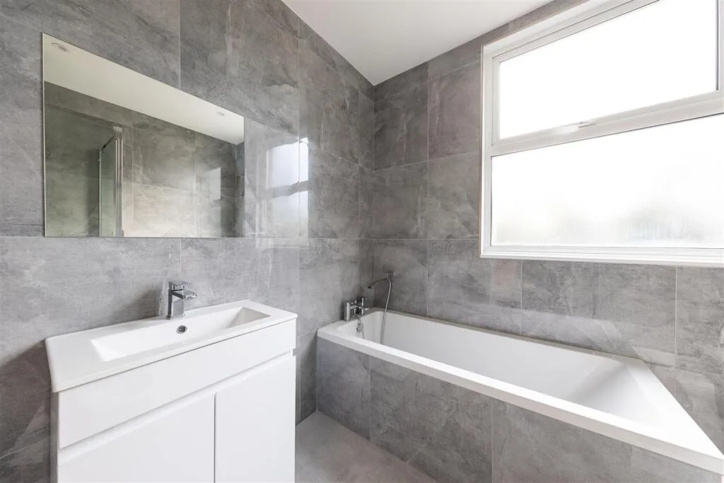 2 bedroom house for rent