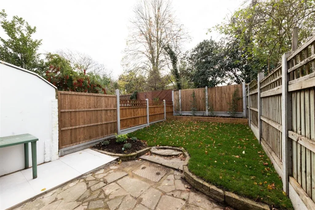 2 bedroom house for rent